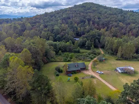 36 29 Halfway Back Ln, Franklin, NC 28734
