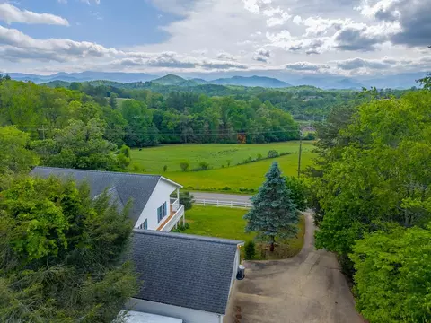 396 Wiley Brown Rd, Franklin, NC 28734
