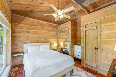 Bedroom - 438 Palmetto Rdg, Sylva, NC 28779 photo 3 of 8
