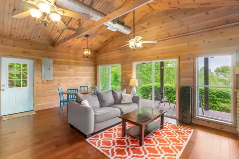 Living - 438 Palmetto Rdg, Sylva, NC 28779 photo 2 of 7