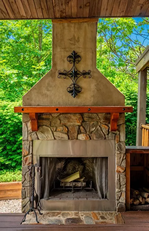 Exterior - 438 Palmetto Rdg, Sylva, NC 28779 photo 7 of 12