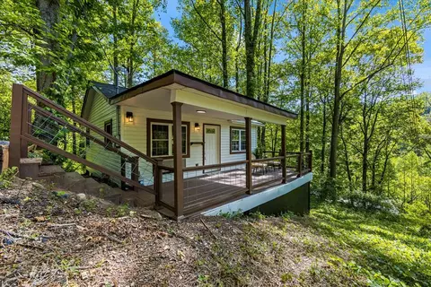 193 Sams Hl, Sylva, NC 28779