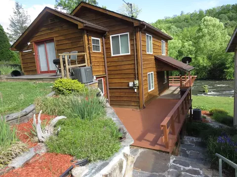 5430 Ela Rd, Whittier, NC 28789