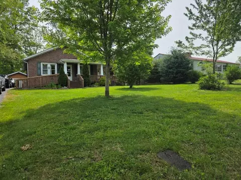 191 Bidwell St, Franklin, NC 28734