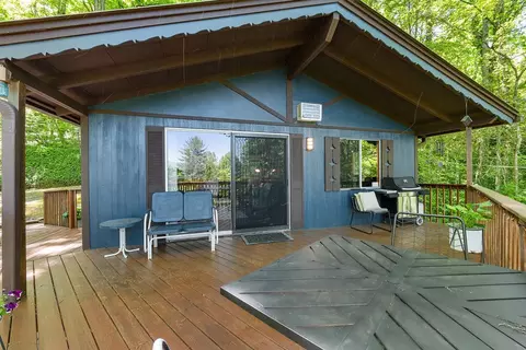 Exterior - 184 Pinecrest Ln, Franklin, NC 28734 photo 12 of 18