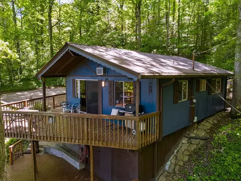 Exterior - 184 Pinecrest Ln, Franklin, NC 28734 photo 6 of 18