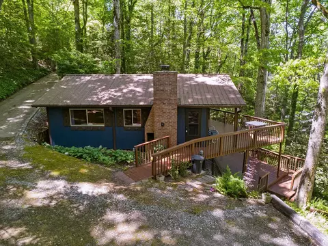 Exterior - 184 Pinecrest Ln, Franklin, NC 28734 photo 3 of 18