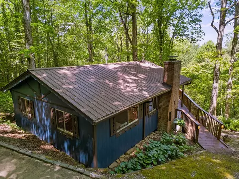 Exterior - 184 Pinecrest Ln, Franklin, NC 28734 photo 2 of 18