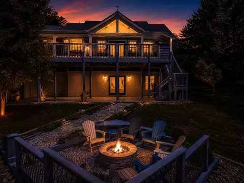 264 Chapel Cove Cir, Franklin, NC 28734