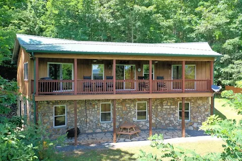 470 Bear Ridge Rd, Tuckasegee, NC 28783