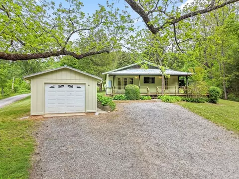 19 Quail Ridge Trl, Franklin, NC 28734