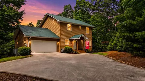 335 Underburg Ln, Franklin, NC 28734