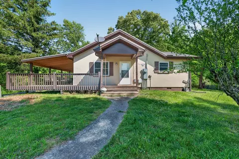 287 Middle Skeenah Rd, Franklin, NC 28734