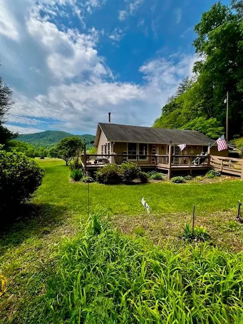 85 Sidco Ln, Cullowhee, NC 28723
