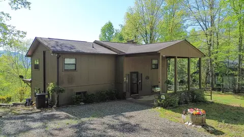 245 Trillium Trl, Franklin, NC 28734