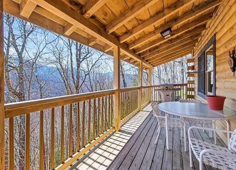 173 Blizzard Rdg, Maggie Valley, NC 28751
