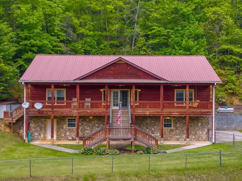 155 Mountain Laurel Rd, Robbinsville, NC 28771