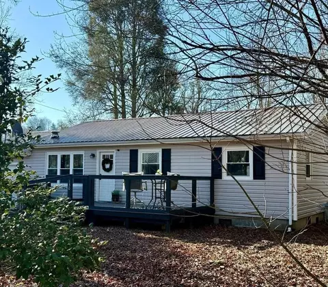 130 Ashe Ln, Bryson City, NC 28713