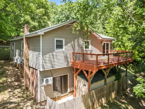 157 Highland Ter, Clyde, NC 28721