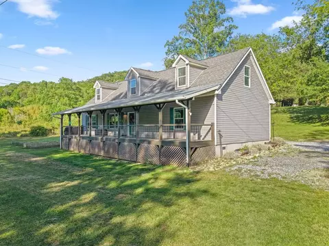 8 Quail Ridge Trl, Franklin, NC 28734