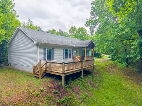 60 Family Branch Rd, Franklin, NC 28734