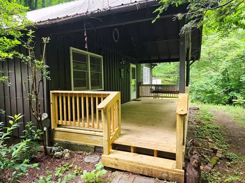 549 Orenda Dr, Franklin, NC 28734