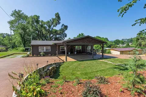 410 Lyle St, Franklin, NC 28734