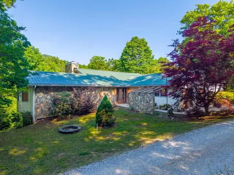 144 Panther Creek Dev, Almond, NC 28702