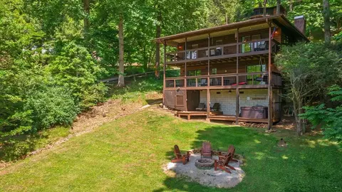 86 Fairway Dr, Franklin, NC 28734