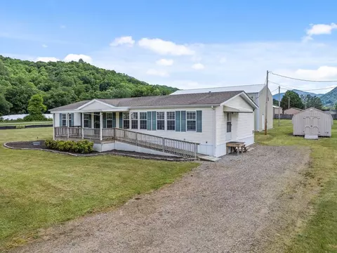 25 Lester Ln, Waynesville, NC 28785