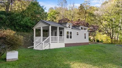 619 Kitchens Branch Rd, Sylva, NC 28779
