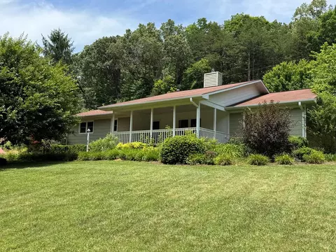148 Donna Dr, Franklin, NC 28734