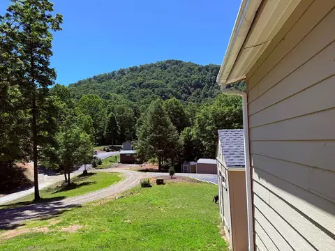 Exterior - 39 Grackle Rd, Murphy, NC 28906 photo 3 of 9