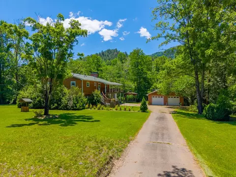 6815 Highlands Rd, Franklin, NC 28734