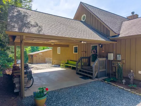 Exterior - 323 Berry Mountain Rd, Sylva, NC 28779 photo 3 of 10