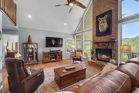 Living - 323 Berry Mountain Rd, Sylva, NC 28779 photo 2 of 3