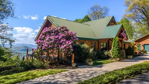 1120 Scutter Ln, Franklin, NC 28734
