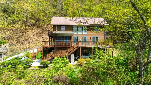 1602 Forest Run Rd, Whittier, NC 28789