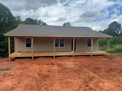 50 Oak Lodge Rd, Franklin, NC 28734