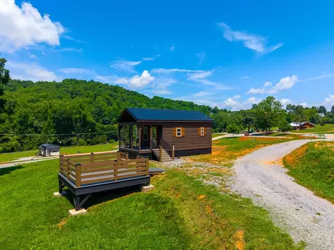216 Meadow Cir, Franklin, NC 28734
