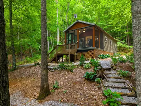 243 Jonquil Woods, Franklin, NC 28734