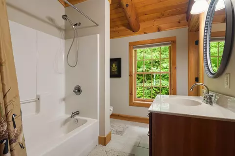 Bath - 832 Dunloggin Rd, Cullowhee, NC 28723 photo 3 of 5