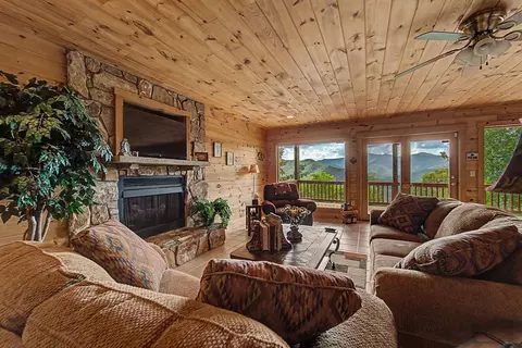 Living - 22 Kako Rdg, Sylva, NC 28779 photo 5 of 7