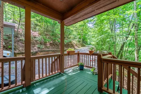Exterior - 515 Canterbery Rd, Murphy, NC 28906 photo 14 of 16