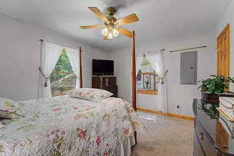 Bedroom - 515 Canterbery Rd, Murphy, NC 28906 photo 2 of 6
