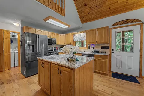 Kitchen - 515 Canterbery Rd, Murphy, NC 28906 photo 3 of 5
