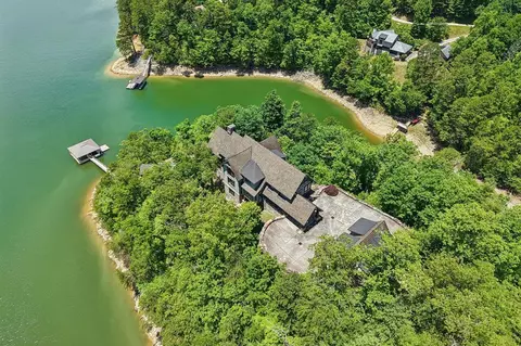 410 Lakewood Dr, Bryson City, NC 28713