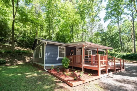 108 Moses Rd, Franklin, NC 28734