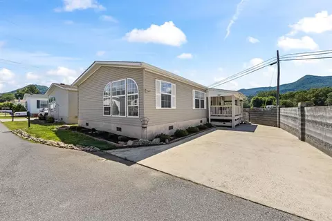 83 American Way, Waynesville, NC 28785