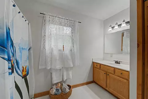 Bath - 538 E Frk, Sylva, NC 28779 photo 3 of 3